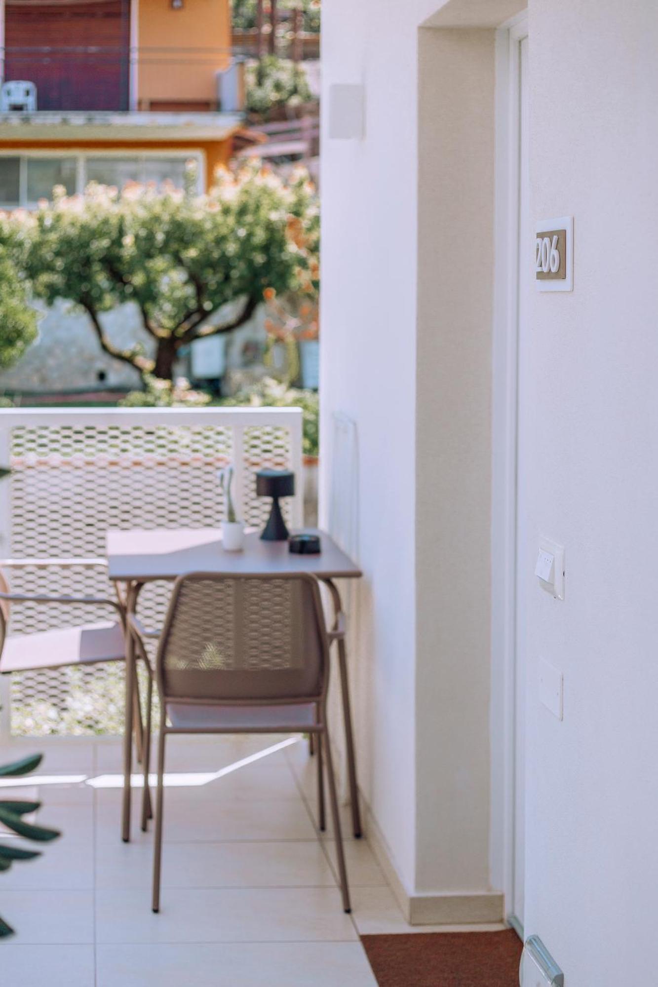 Ah Porticcioli Boutique Apartments Сан-Феличе-дель-Бенако Экстерьер фото